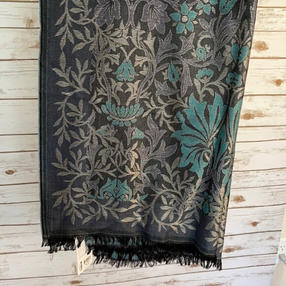 NWT Jacquard Shawl | Metropolitan Museum of Art - Picture 3 of 6